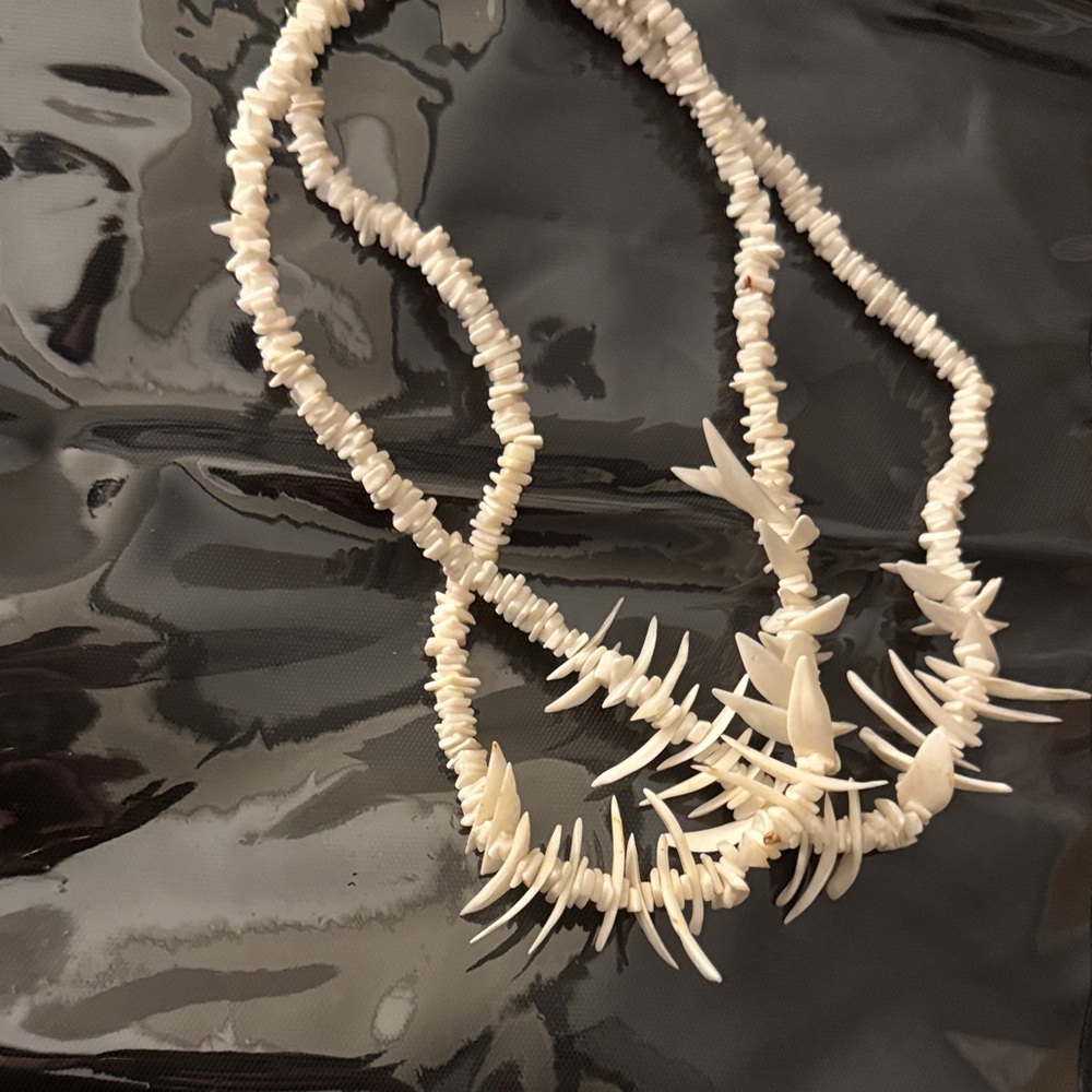 White Shell Necklace Set - Picture 6 of 6